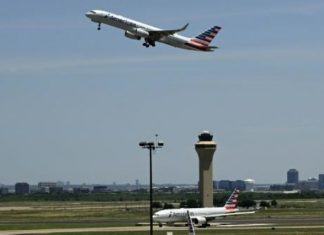 American Airlines cesará operaciones en noviembre en Bolivia