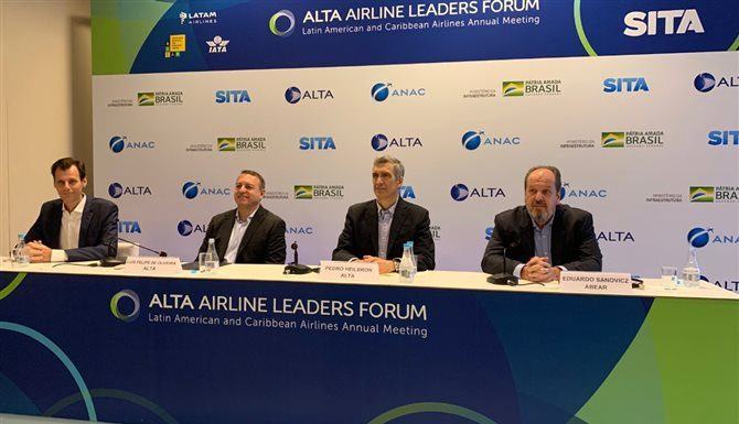 Secretário acredita em revolução na aviação do Brasil