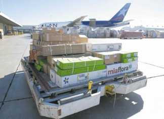Coronavirus está creando un auge de vuelos de carga en el aeropuerto internacional de Miami