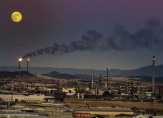 Repsol produce por primera vez en España biocombustible para aviones