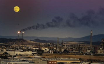 Repsol produce por primera vez en España biocombustible para aviones