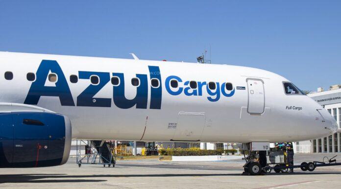 Azul recibe la certificación para el primer avión de carga adaptado E195 del mundo