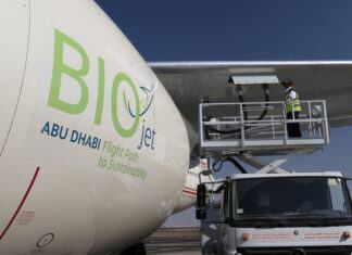 Boeing se compromete a entregar aviones comerciales listos para volar con combustibles 100% sostenibles