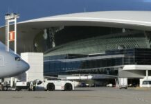 Por restricción de flujo de pasajeros, American Airlines suspende su operación entre Miami y Montevideo