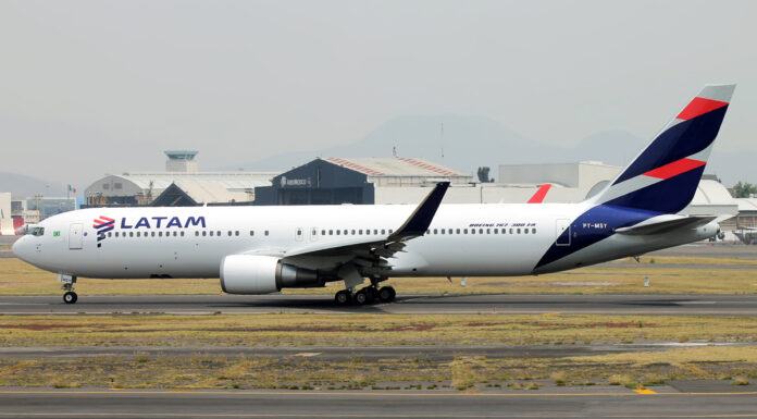 LATAM Airlines y Worldwide Flight Services renuevan su contrato de handling en el aeropuerto de Barcelona