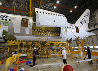 Israel Aerospace Industries avanza en la modificación estructural de del B777-300ER
