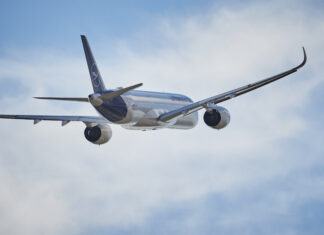 Lufthansa cancelará miles de vuelos por aumentos de casos de Covid-19