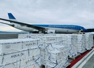 Aerolíneas Argentias aporta vuelos desde El Calafate para la industria salmonera de Chile
