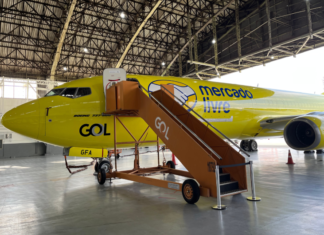 Boeing entrega el pedido número 100 del 737-800 BCF a AerCap