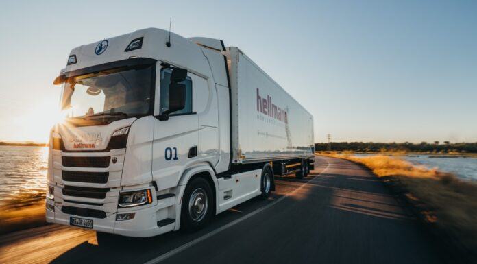 Hellmann ofrece transporte transfronterizo por carretera entre EE.UU. y México