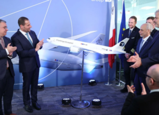 Big Twins: Challenge Group firma con AERCAP para dos 777-300ERSF convertidos adicionales